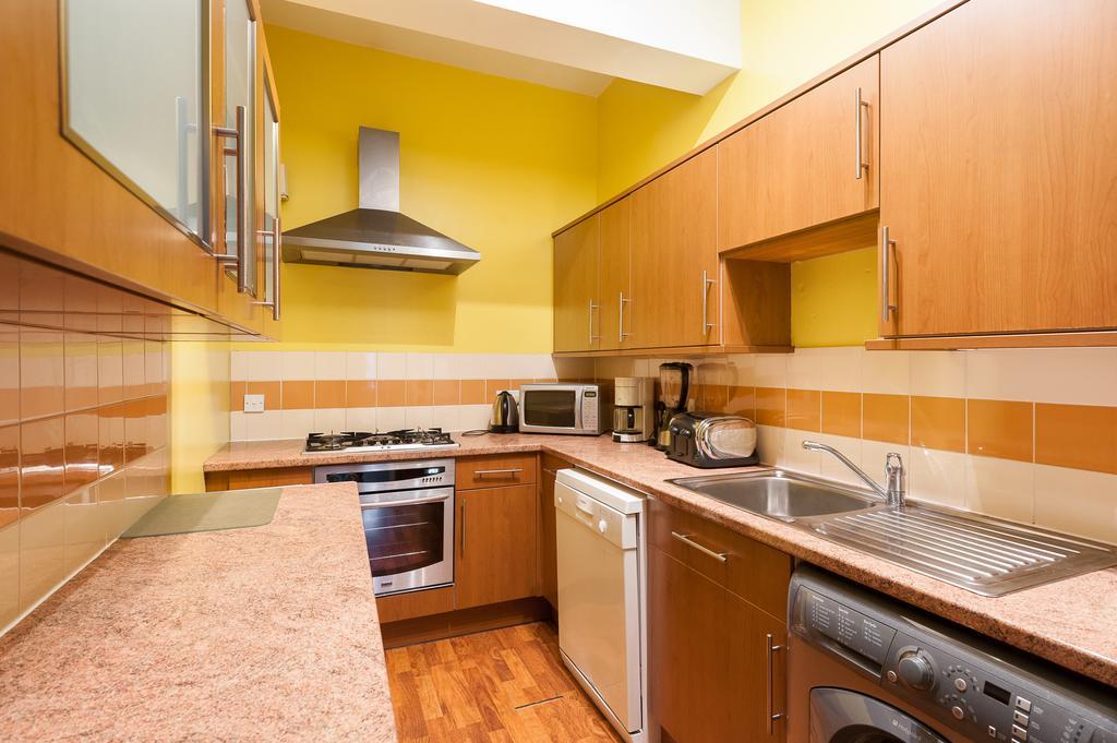 Pitt Street Apartment Beautiful Spacious Apartment Free Parking And Free Sanitizer Единбург Стая снимка