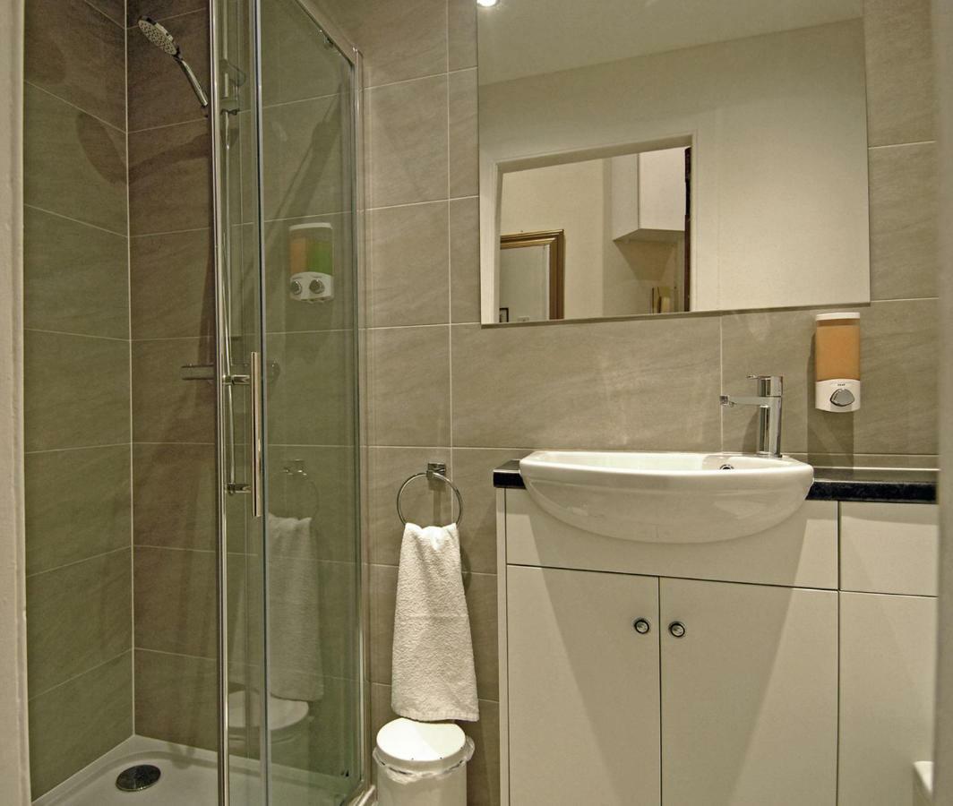 Pitt Street Apartment Beautiful Spacious Apartment Free Parking And Free Sanitizer Единбург Екстериор снимка